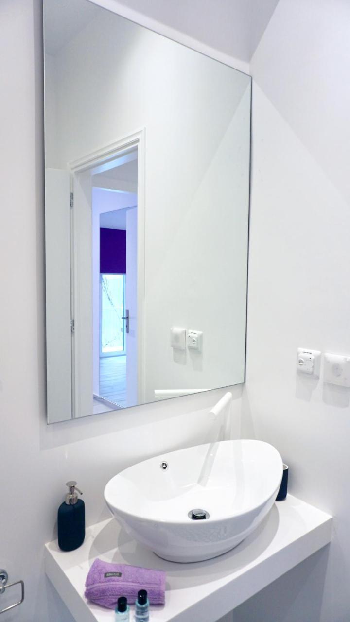 Central, Bright Apt In Athens Near Metro Екстериор снимка